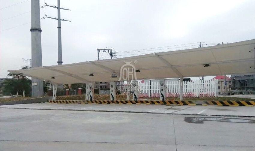 沈海高速漳州路段天福服務(wù)區(qū)充電樁車棚